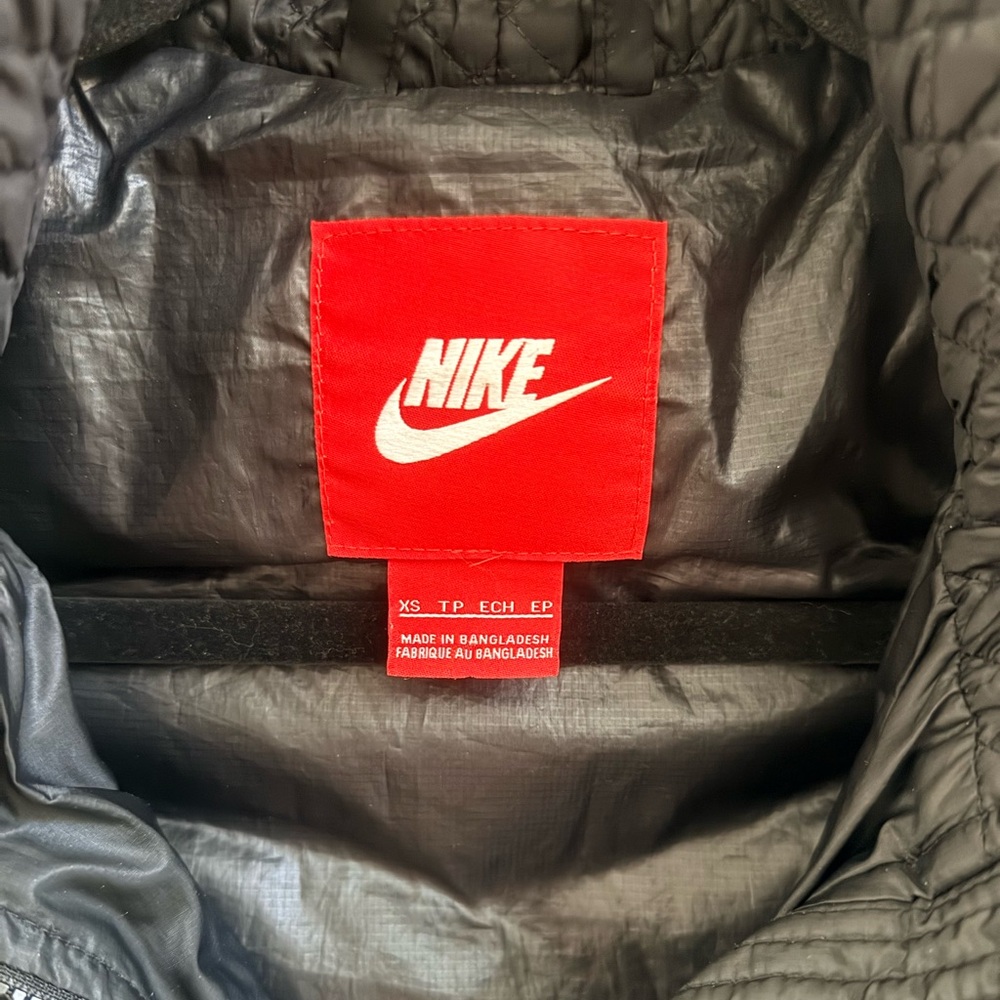 Black Nike Vest, XS - Picture 3 of 3